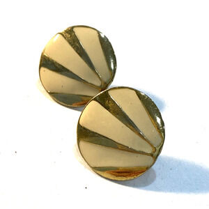 Vintage clip on earrings 1980’s style jewelry in goldtone & retro cream enamel